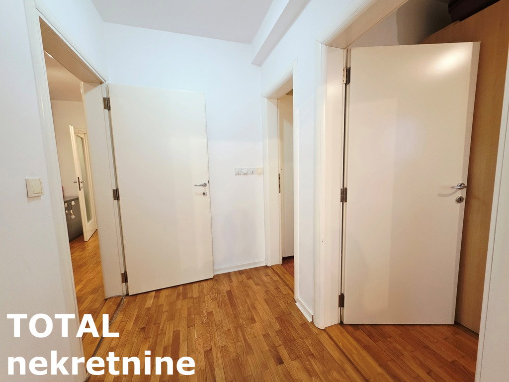Troiposoban stan na prodaju, Grbavica, Novi Sad, 79m², 260.000 €