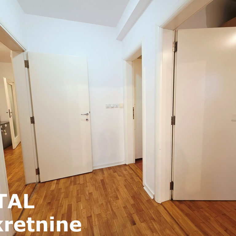 Troiposoban stan na prodaju, Grbavica, Novi Sad, 79m², 260.000 €