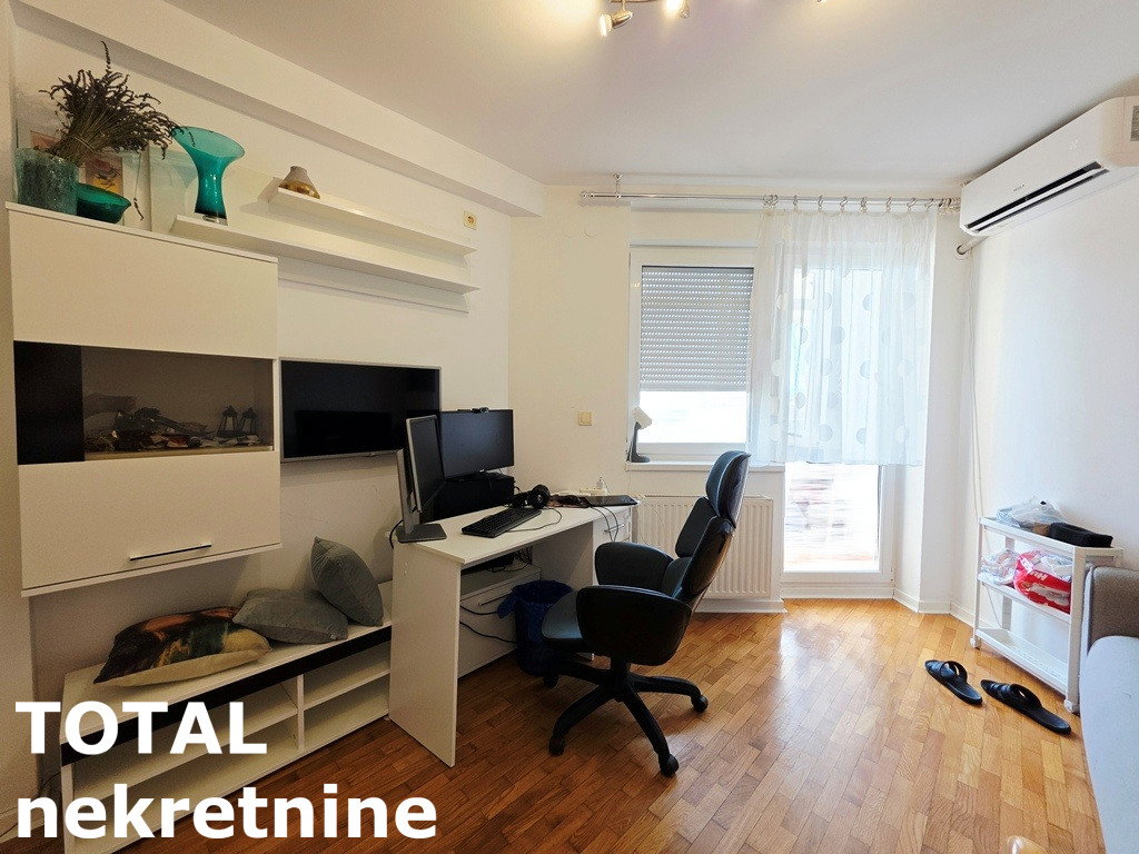 Troiposoban stan na prodaju, Grbavica, Novi Sad, 79m², 260.000 €