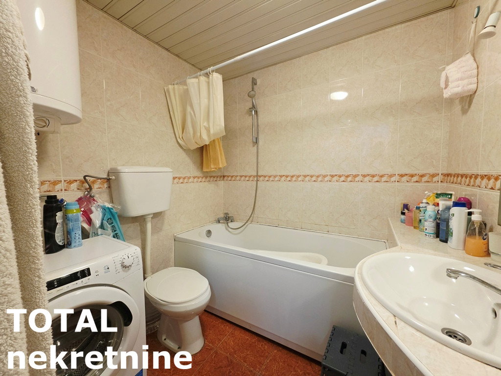 Troiposoban stan na prodaju, Grbavica, Novi Sad, 79m², 260.000 €