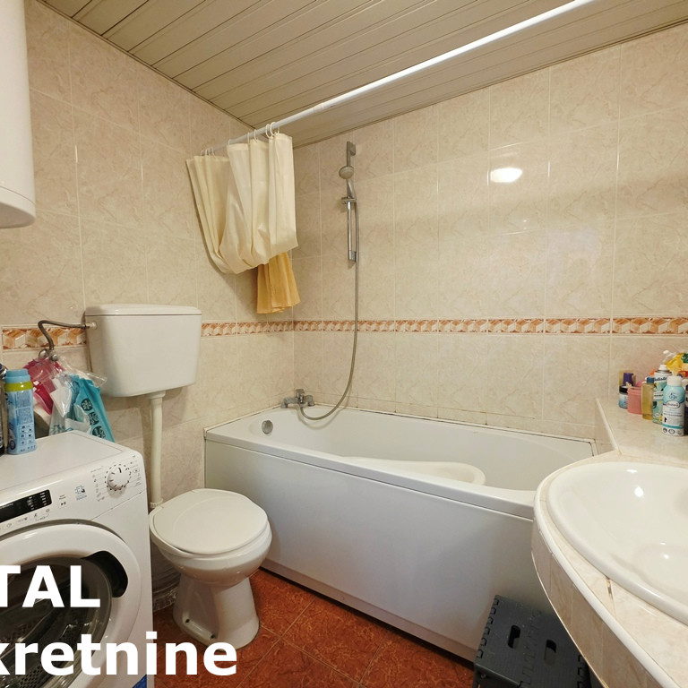 Troiposoban stan na prodaju, Grbavica, Novi Sad, 79m², 260.000 €
