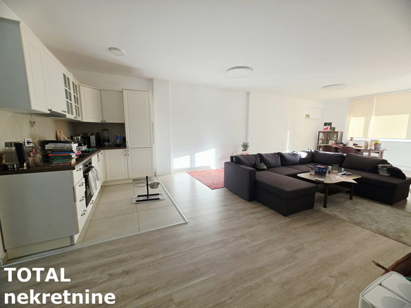 Stan Prodaja Novi Sad  104 m2