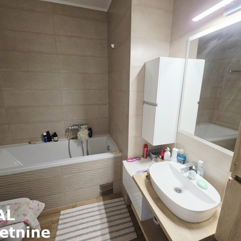 Troiposoban stan na prodaju, Sajmište, Novi Sad, 104m², 350.000 €