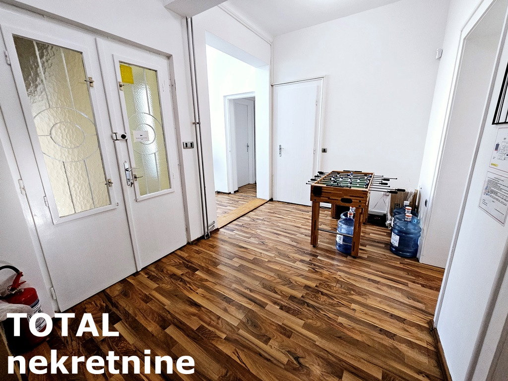 Troiposoban stan na prodaju, Centar, Novi Sad, 131m², 450.000 €