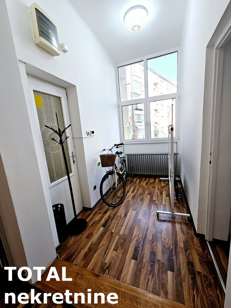 Troiposoban stan na prodaju, Centar, Novi Sad, 131m², 450.000 €