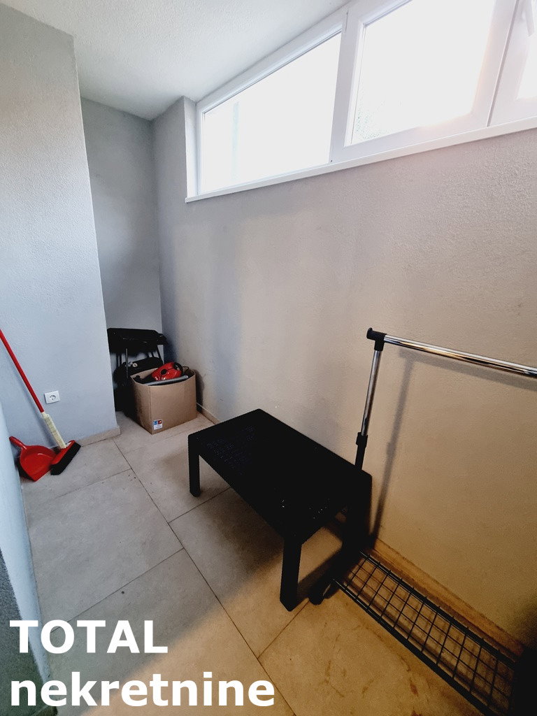stanovi-3-5-su-sajam-1063134-qp1d9 Troiposoban stan na prodaju, Sajmište, Novi Sad, 70m², 103.000 €