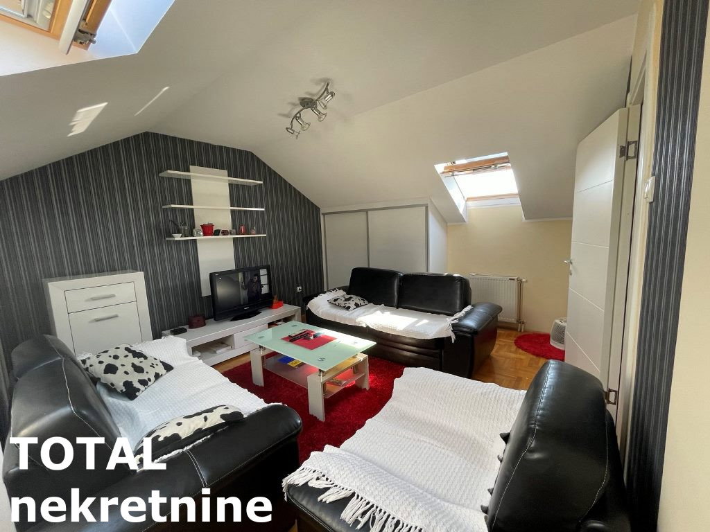 Trosoban stan na prodaju, Bulevar, Novi Sad, 64m², 147.200 €