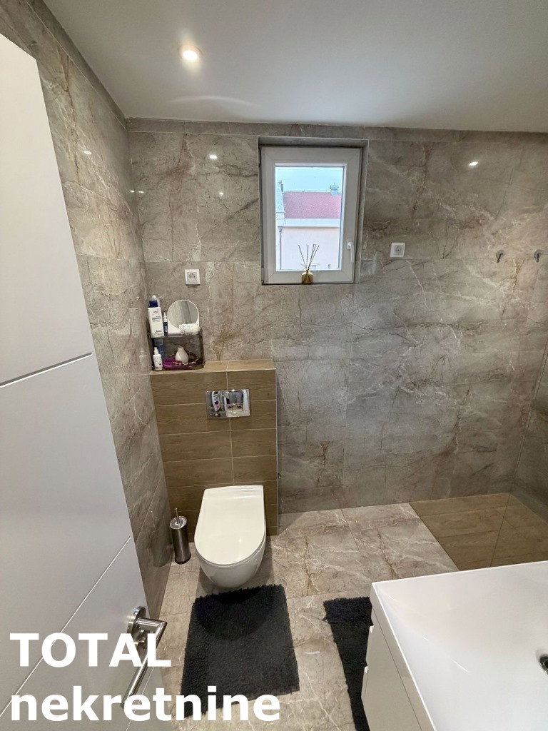 stanovi-3-dx-centar-1101934-6eror Trosoban stan na prodaju, Centar, Novi Sad, 83m², 269.000 €
