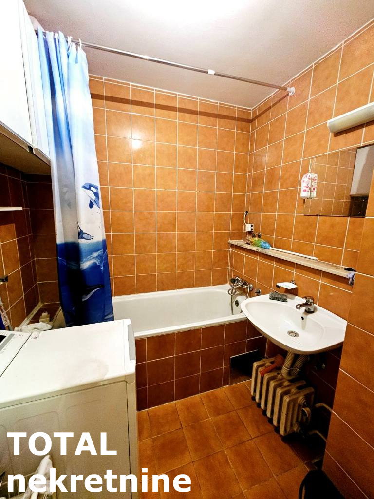 Trosoban stan na prodaju, Nova Detelinara, Novi Sad, 82m², 195.000 €