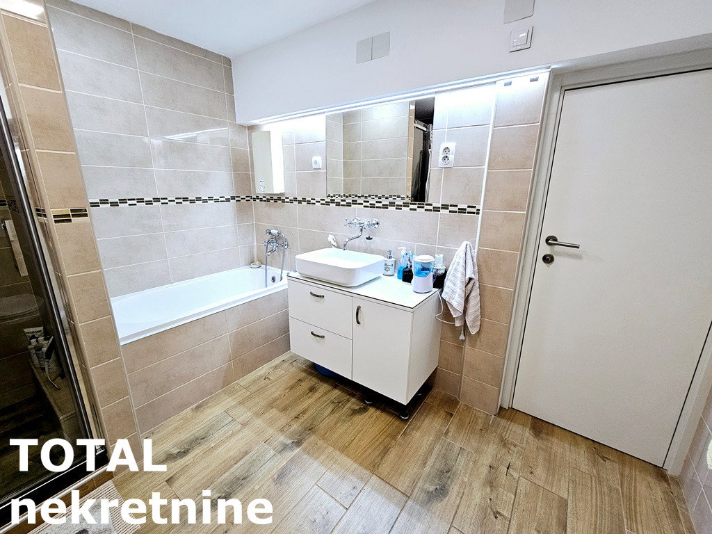 stanovi-3-po-centar-1101049-1dqab Trosoban stan na prodaju, Centar, Novi Sad, 95m², 260.000 €
