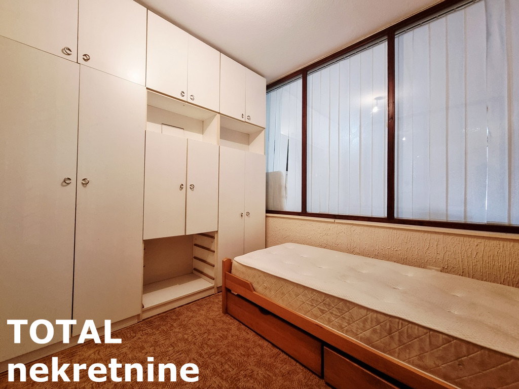 Trosoban stan na prodaju, Adamovićevo Naselje, Novi Sad, 57m², 136.800 €