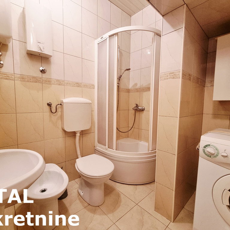 Trosoban stan na prodaju, Adamovićevo Naselje, Novi Sad, 57m², 136.800 €