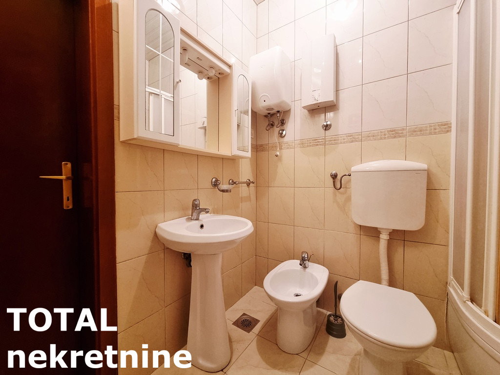 Trosoban stan na prodaju, Adamovićevo Naselje, Novi Sad, 57m², 136.800 €