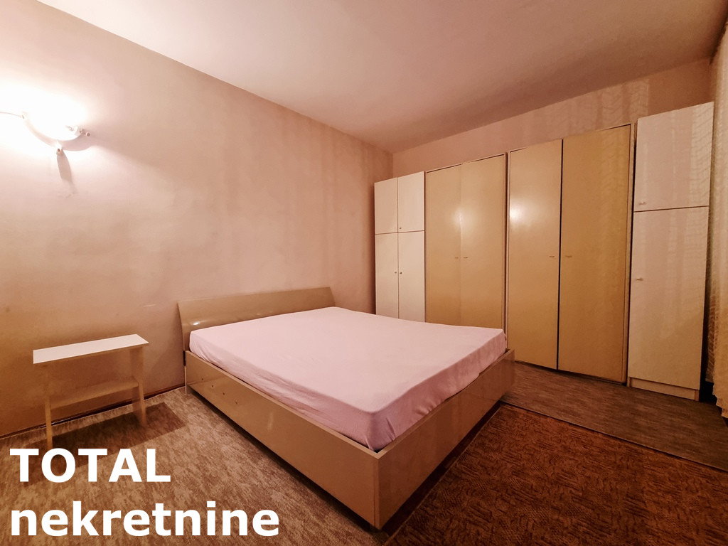Trosoban stan na prodaju, Adamovićevo Naselje, Novi Sad, 57m², 136.800 €