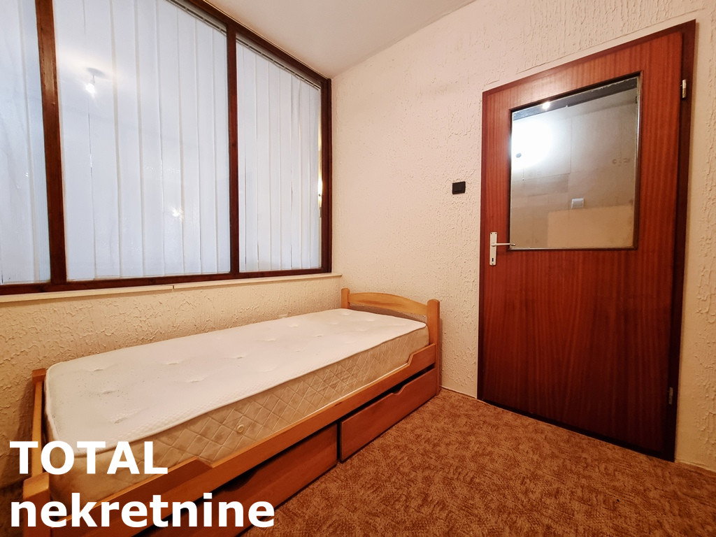 Trosoban stan na prodaju, Adamovićevo Naselje, Novi Sad, 57m², 136.800 €