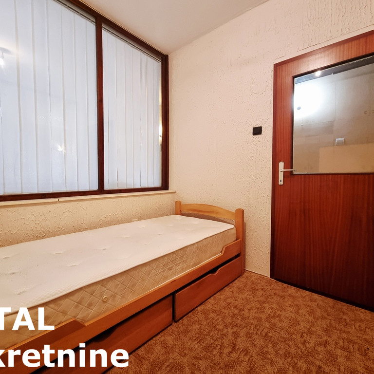 Trosoban stan na prodaju, Adamovićevo Naselje, Novi Sad, 57m², 136.800 €