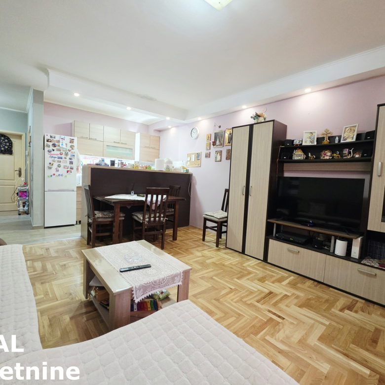 Stan Prodaja Novi Sad  57 m2