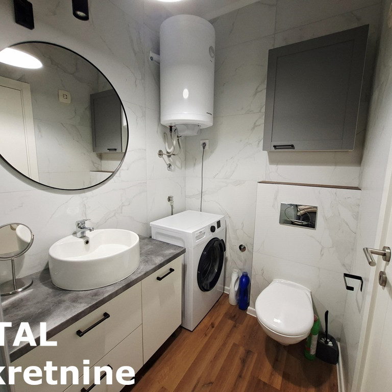 Trosoban stan na prodaju, Avijacija, Novi Sad, 60m², 185.900 €