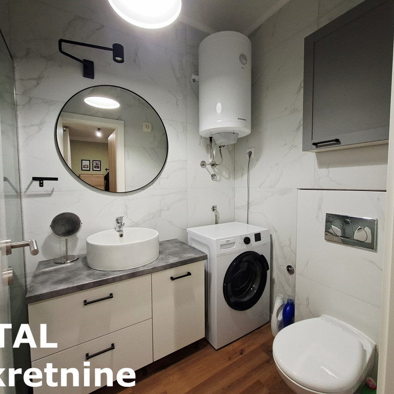 Trosoban stan na prodaju, Avijacija, Novi Sad, 60m², 185.900 €