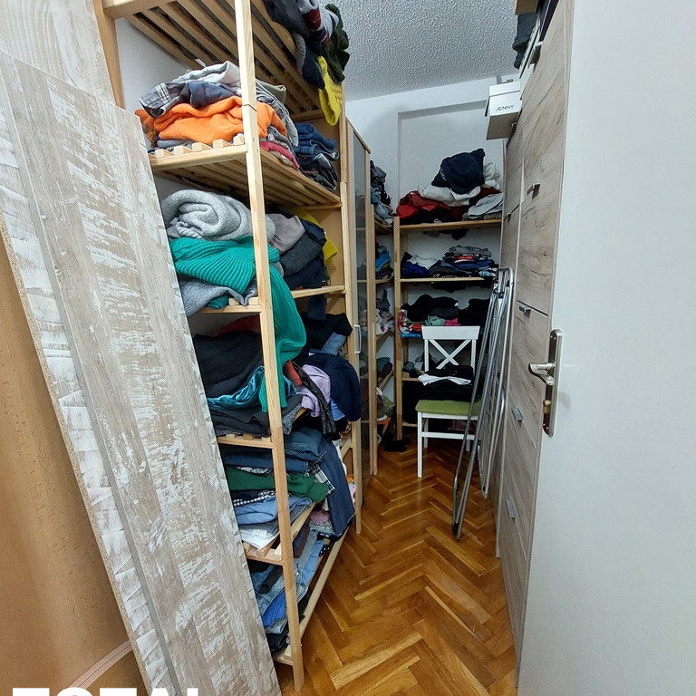 Trosoban stan na prodaju, Bulevar, Novi Sad, 56m², 150.000 €
