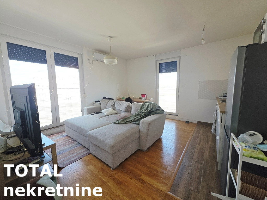 Trosoban stan na prodaju, Bulevar Patrijarha Pavla, Novi Sad, 63m², 162.000 €