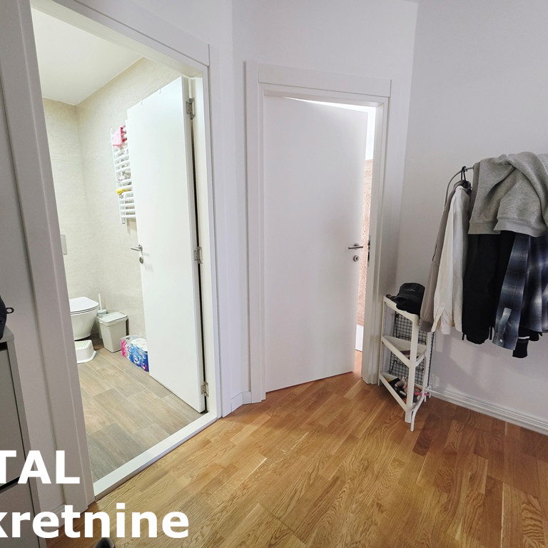 Trosoban stan na prodaju, Bulevar Patrijarha Pavla, Novi Sad, 63m², 162.000 €