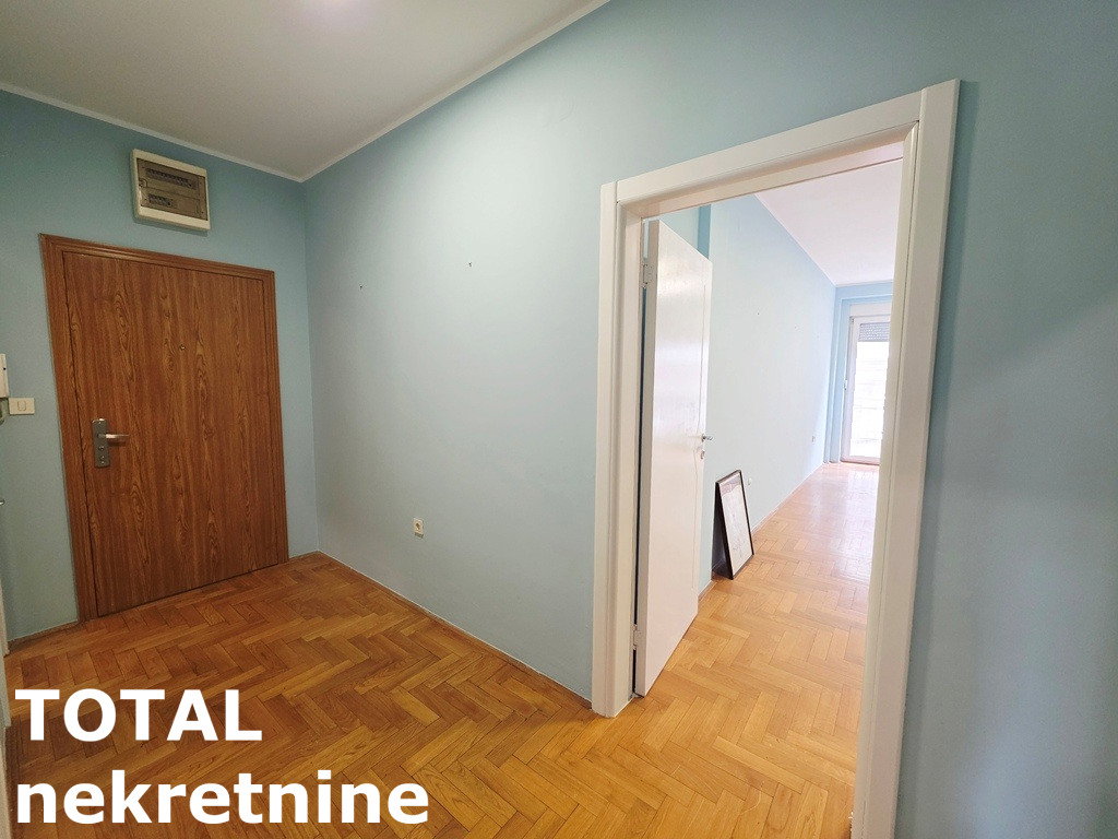 stanovi-3-re-centar-1101838-gtlzj Trosoban stan na prodaju, Centar, Novi Sad, 78m², 250.000 €