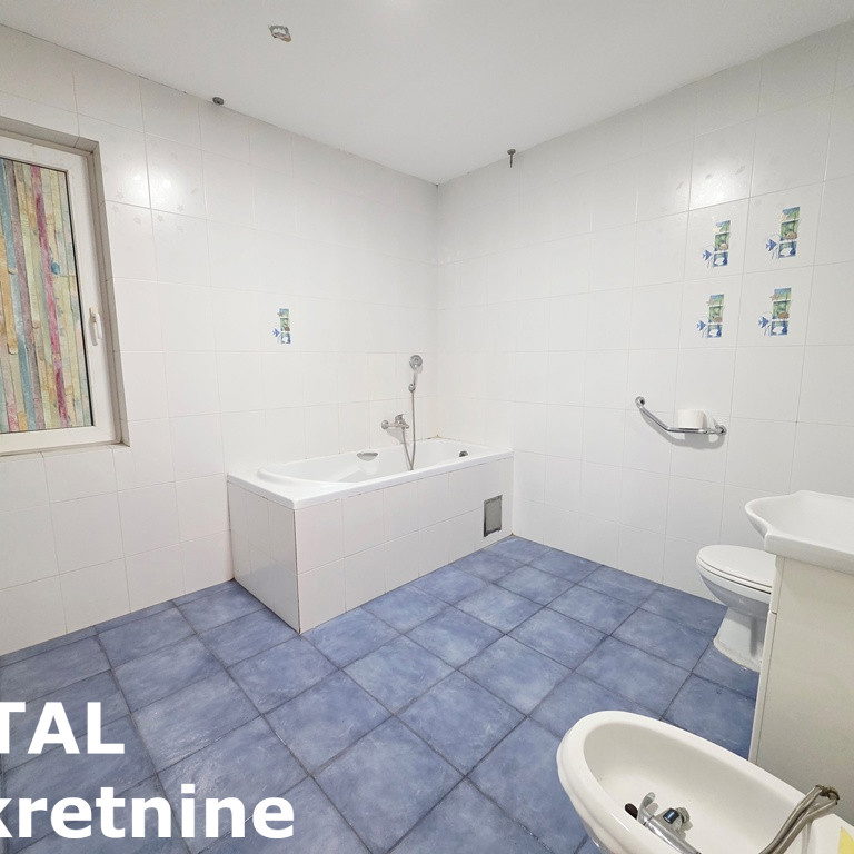 Trosoban stan na prodaju, Grbavica, Novi Sad, 70m², 175.000 €