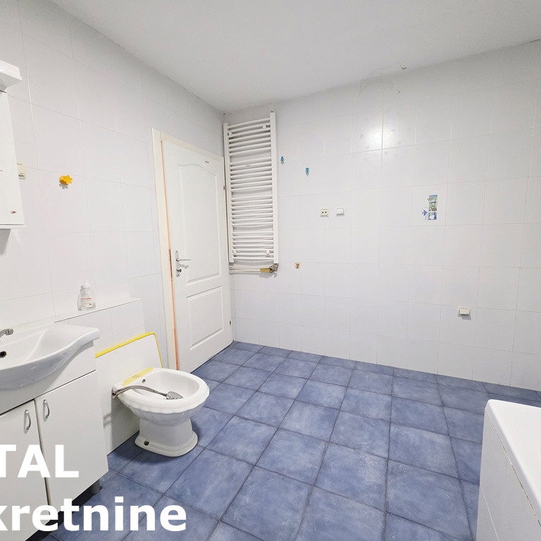 Trosoban stan na prodaju, Grbavica, Novi Sad, 70m², 175.000 €