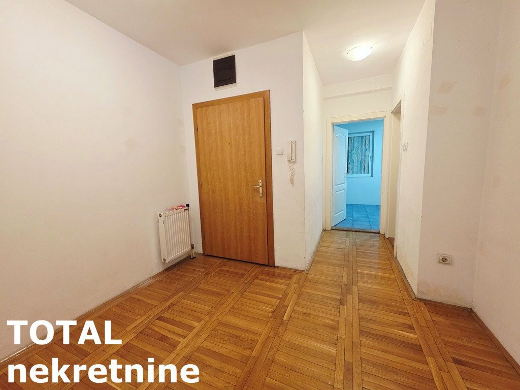 Trosoban stan na prodaju, Grbavica, Novi Sad, 70m², 175.000 €