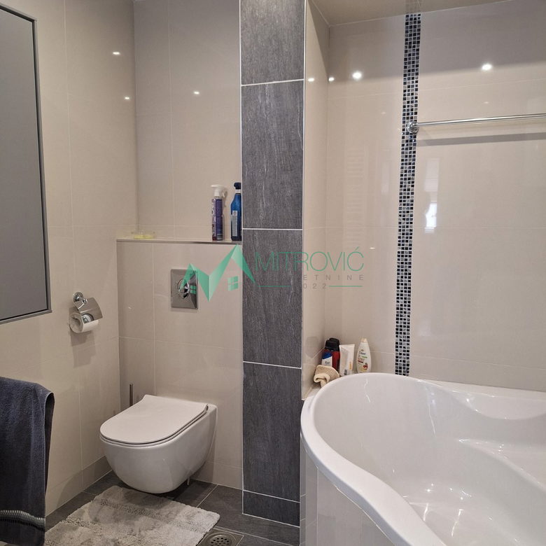 Trosoban stan na prodaju, Kamenjar, Novi Sad, 74m², 190.000 €
