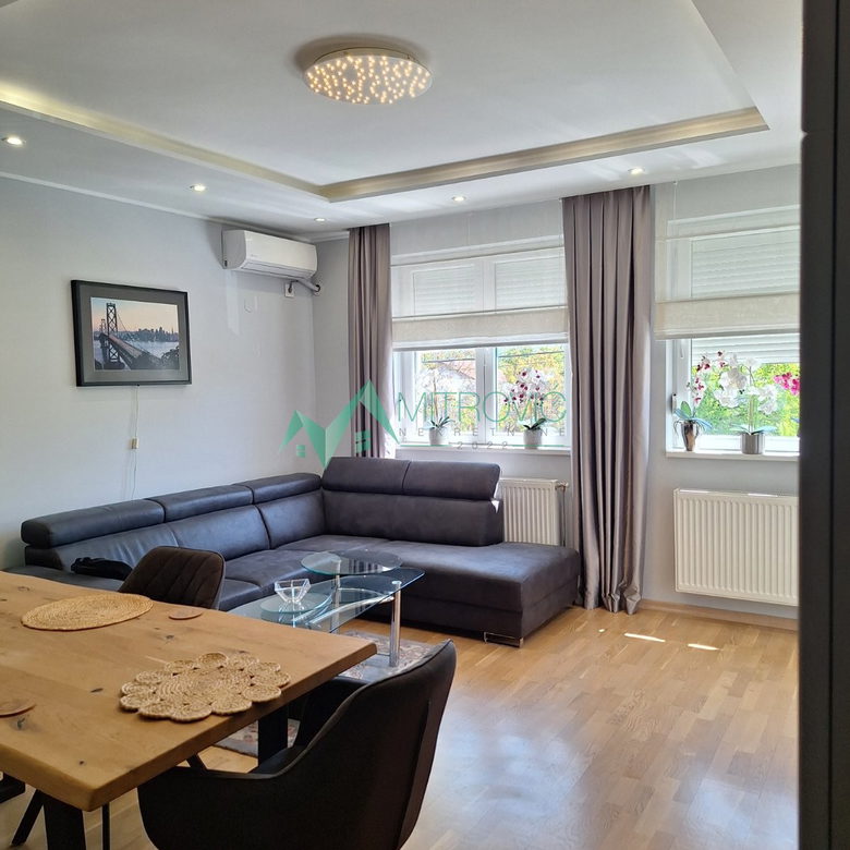 Stan Prodaja Novi Sad  74 m2