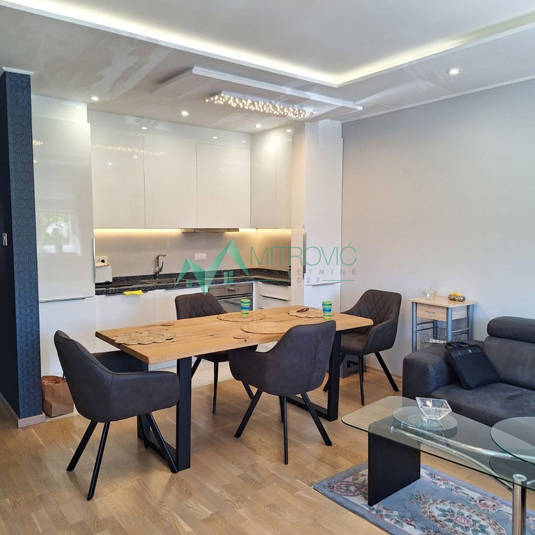 Stan Prodaja Novi Sad  74 m2