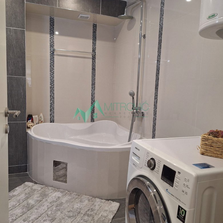 Trosoban stan na prodaju, Kamenjar, Novi Sad, 74m², 190.000 €