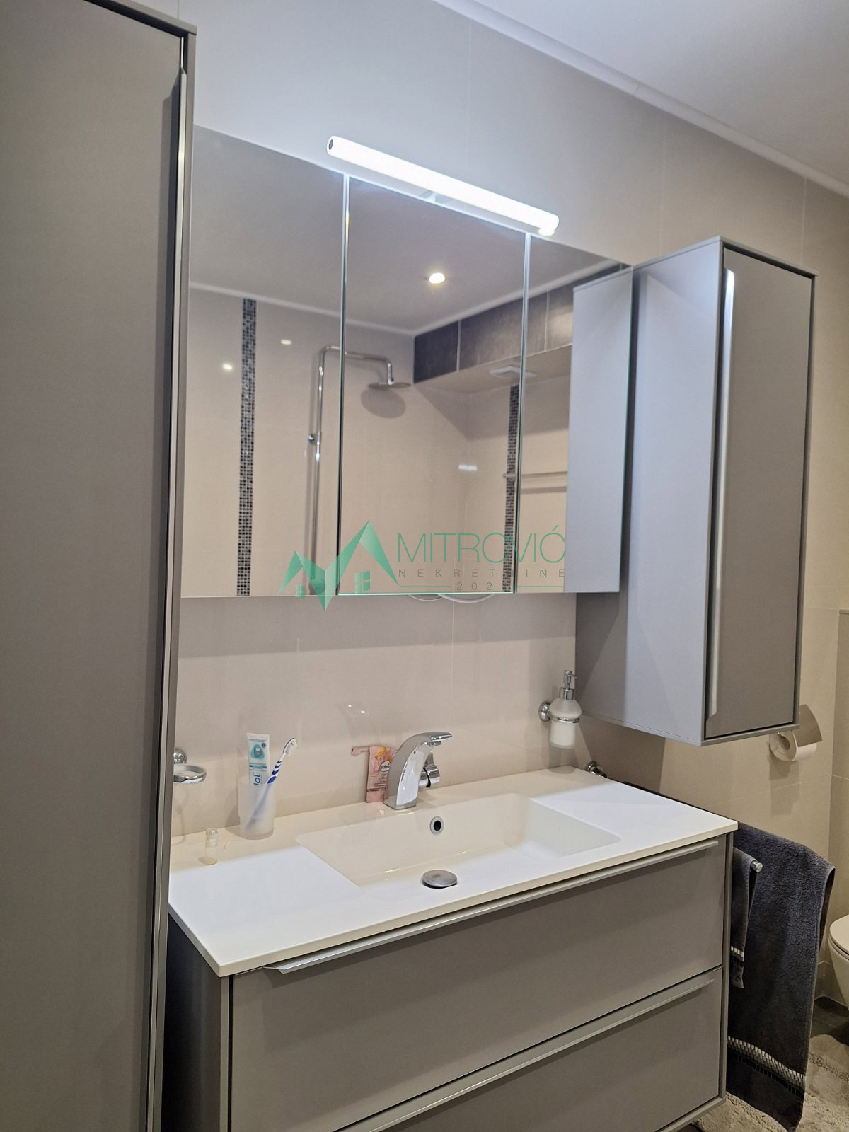 stanovi-3-re-kamenjar-1004330-n3brk Trosoban stan na prodaju, Kamenjar, Novi Sad, 74m², 190.000 €
