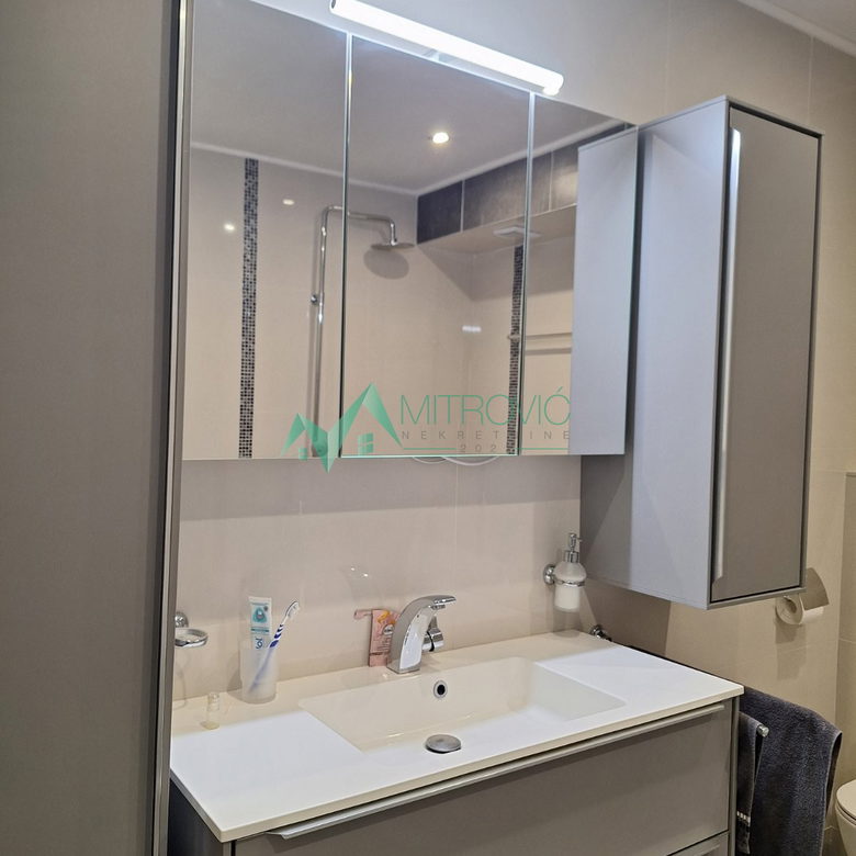 Trosoban stan na prodaju, Kamenjar, Novi Sad, 74m², 190.000 €
