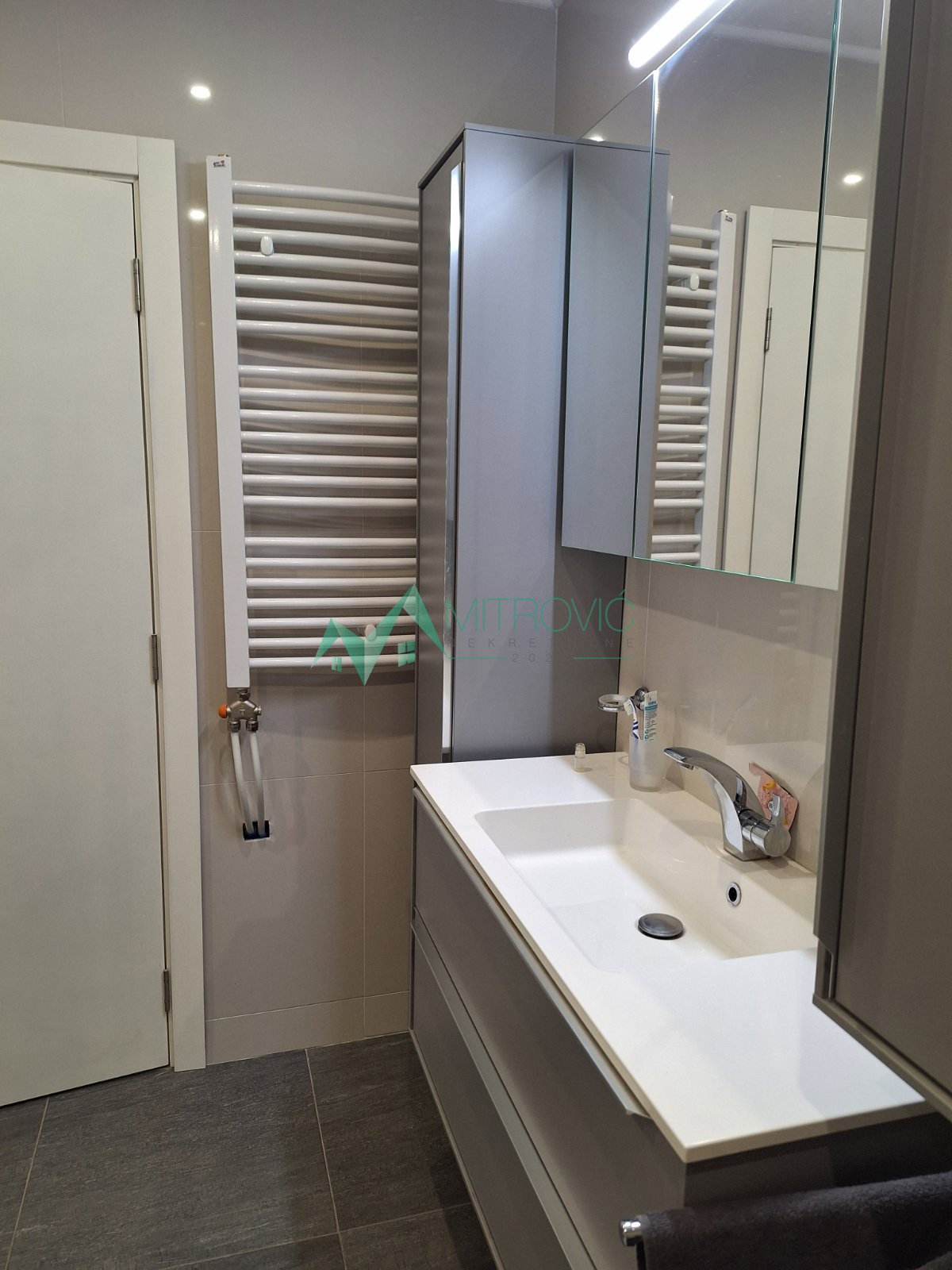 stanovi-3-re-kamenjar-1004330-zxvpo Trosoban stan na prodaju, Kamenjar, Novi Sad, 74m², 190.000 €