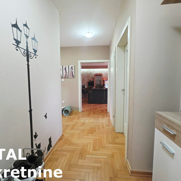 Trosoban stan na prodaju, Jugovićevo, Novi Sad, 98m², 3. sprat, 232.000 €