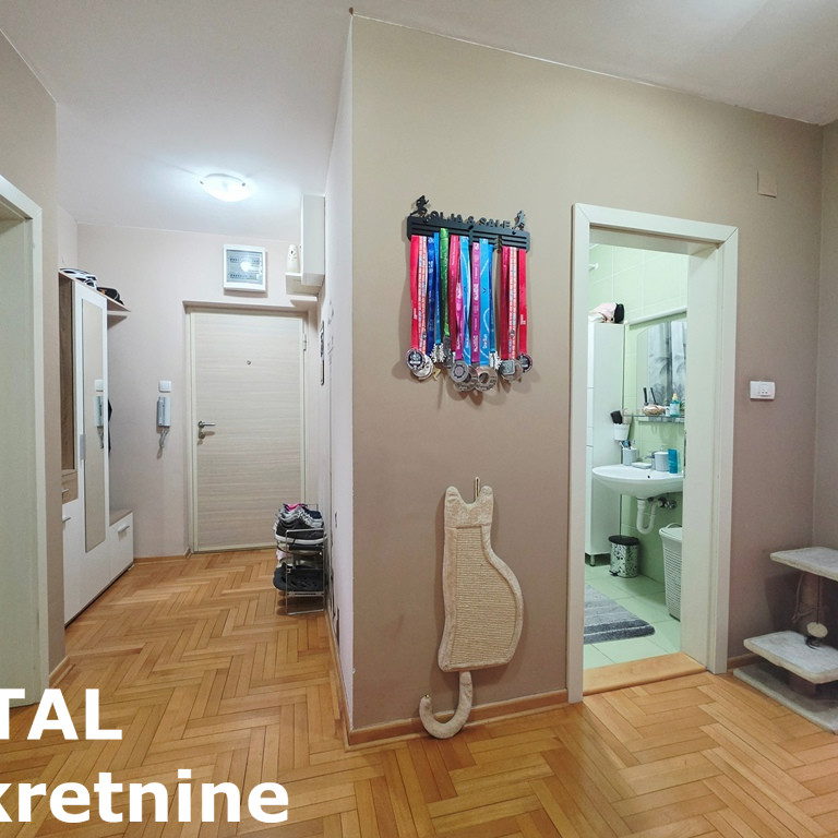 Trosoban stan na prodaju, Jugovićevo, Novi Sad, 98m², 3. sprat, 232.000 €
