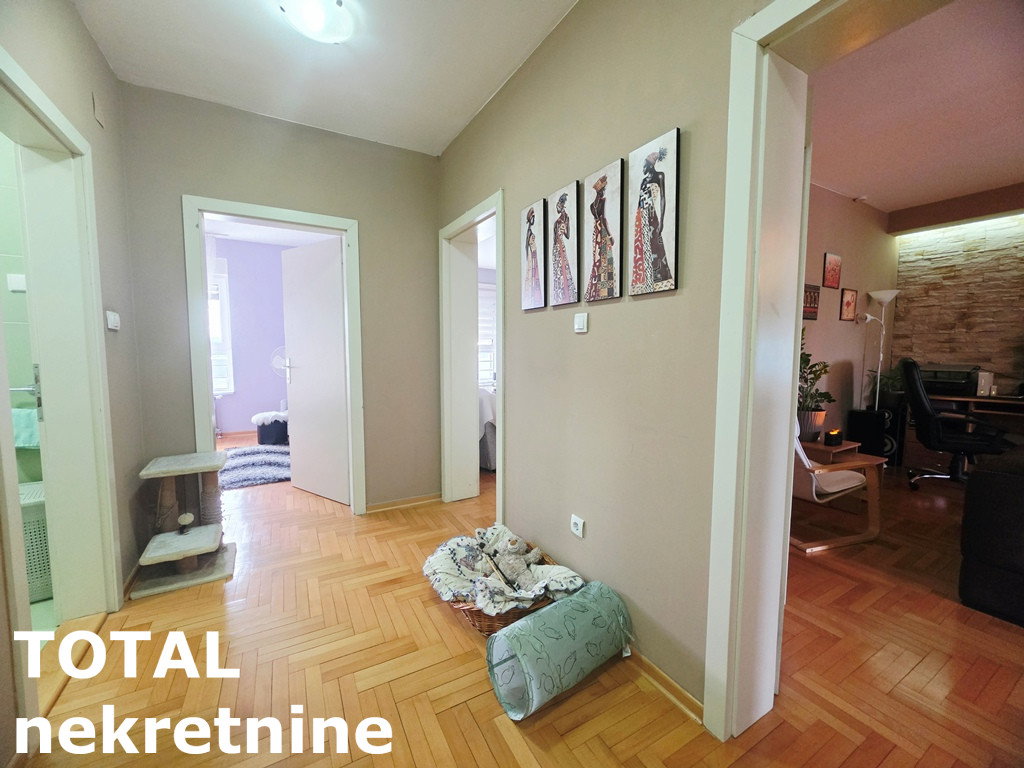 Trosoban stan na prodaju, Jugovićevo, Novi Sad, 98m², 3. sprat, 232.000 €
