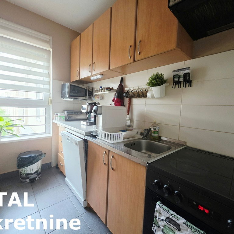 Trosoban stan na prodaju, Jugovićevo, Novi Sad, 98m², 3. sprat, 232.000 €