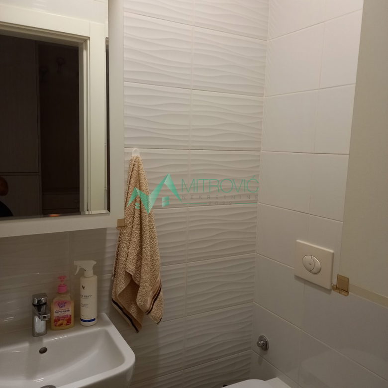 Trosoban stan na prodaju, Rotkvarija, Novi Sad, 56m², 267.800 €