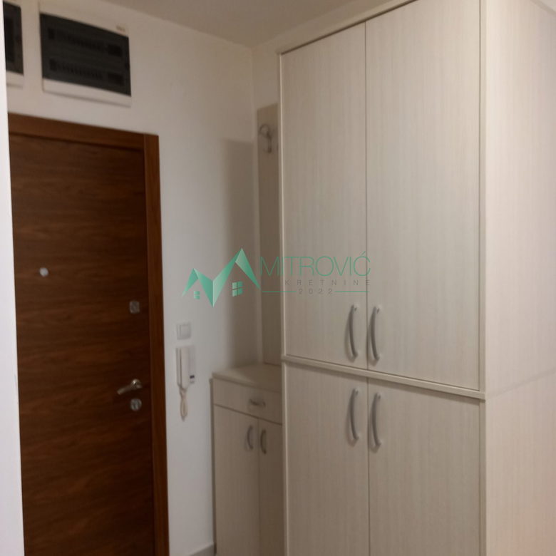 Trosoban stan na prodaju, Rotkvarija, Novi Sad, 56m², 267.800 €