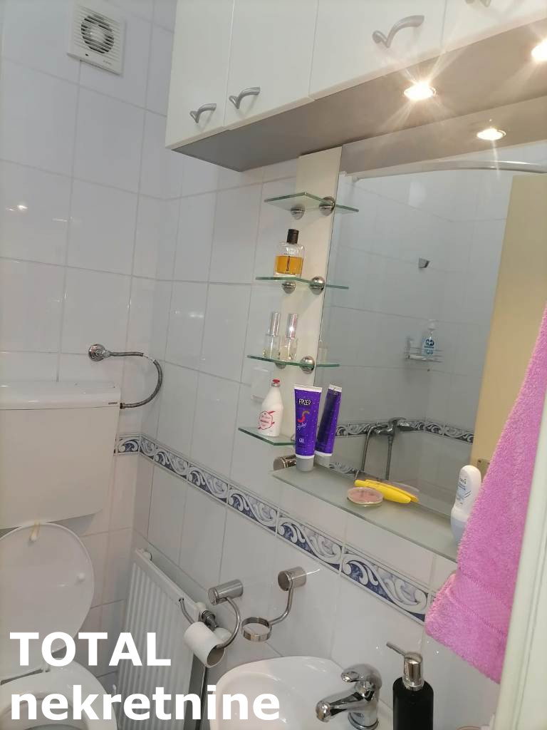 Trosoban stan na prodaju, Salajka, Novi Sad, 71m², 160.000 €