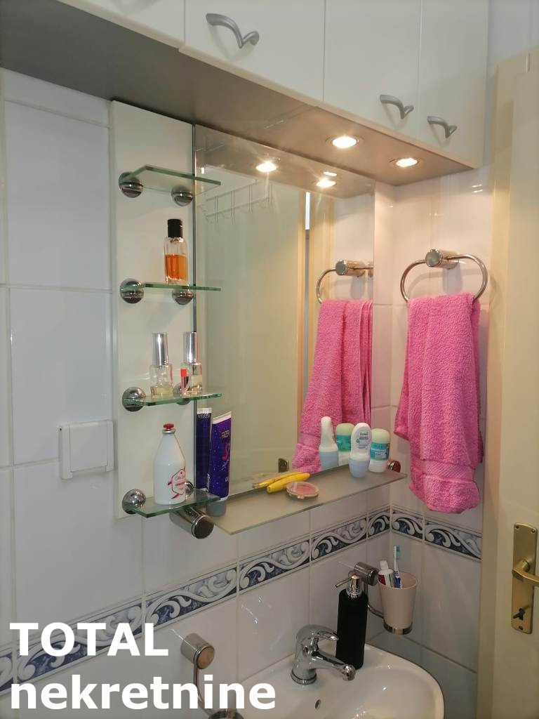 Trosoban stan na prodaju, Salajka, Novi Sad, 71m², 160.000 €