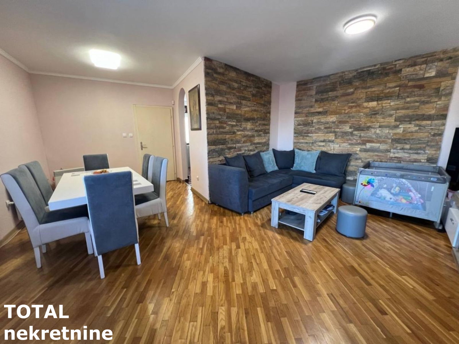 Trosoban stan na prodaju, Salajka, Novi Sad, 71m², 160.000 €