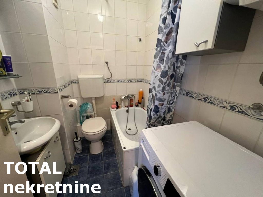 Trosoban stan na prodaju, Salajka, Novi Sad, 71m², 160.000 €