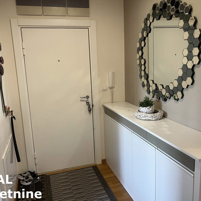 Trosoban stan na prodaju, Sremska Kamenica, Novi Sad, 70m², 230.000 €