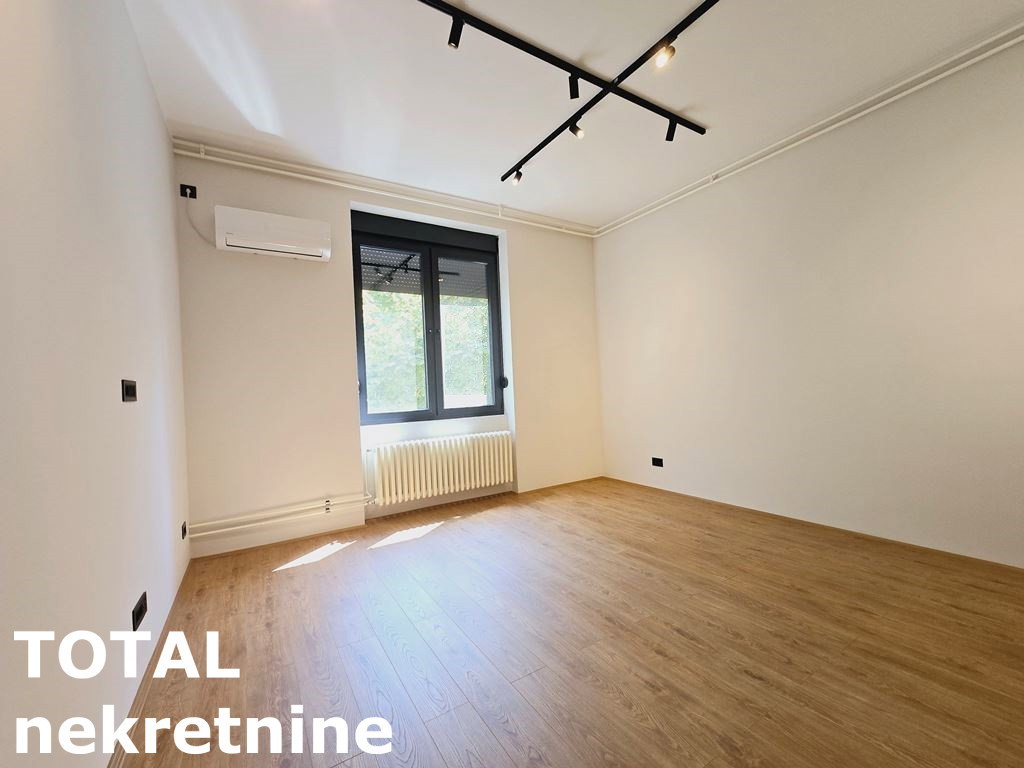 stanovi-3-sa-centar-1062232-s0gnf Trosoban stan na prodaju, Centar, Novi Sad, 100m², 340.000 €