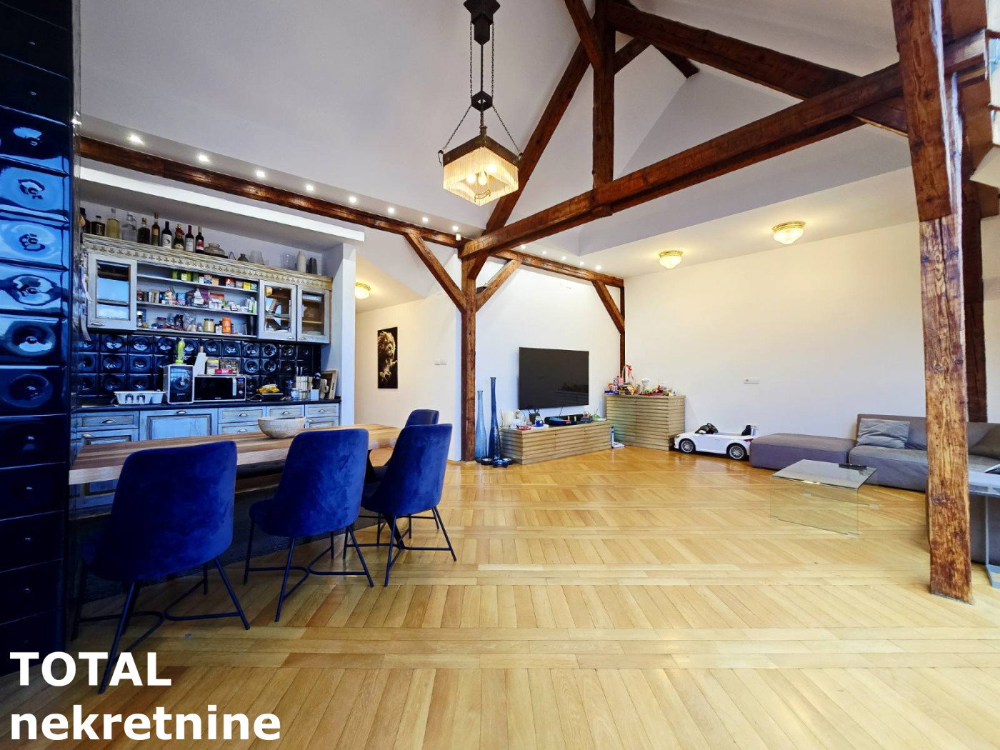stanovi-3-sa-centar-1064084-82ktv Trosoban stan na prodaju, Centar, Novi Sad, 134m², 450.000 €